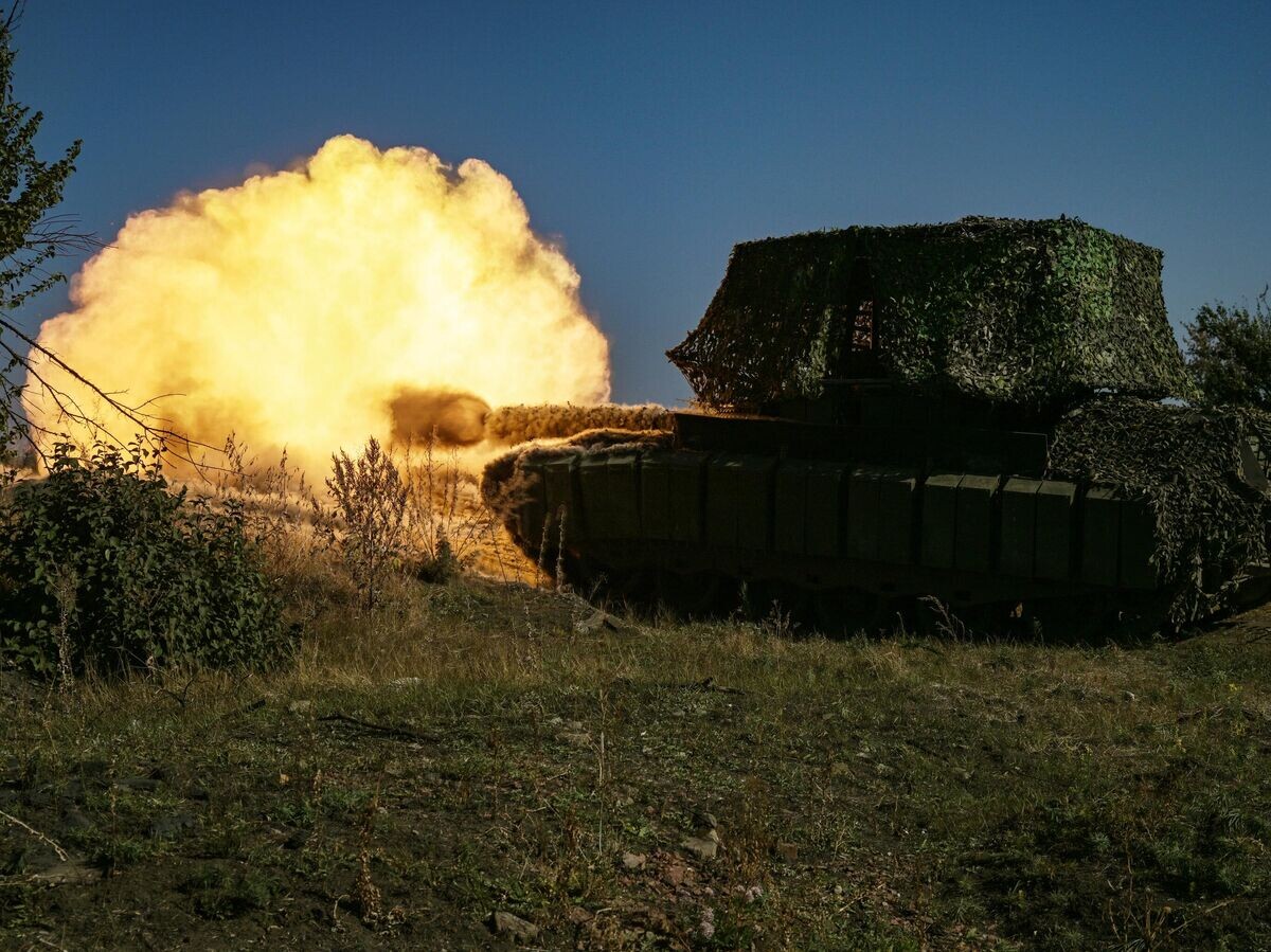    Танк Т-80 БВМ в зоне проведения спецоперации© РИА Новости / Евгений Биятов