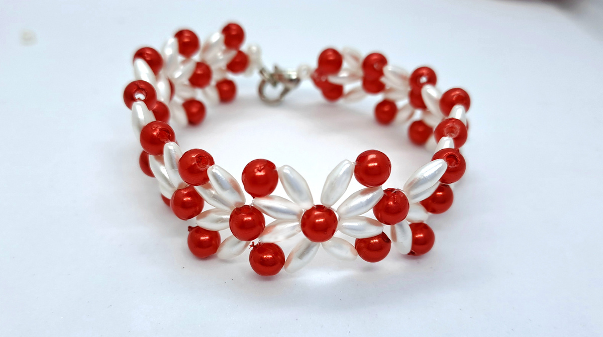 Браслет из бусин. Своими руками