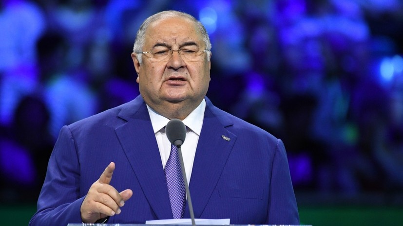     Президент Международной федерации фехтования Алишер Усманов выступает на торжественной церемонии открытия чемпионата мира по фехтованию в Будапеште, 2019г. РИА Новости Григорий Сысоев