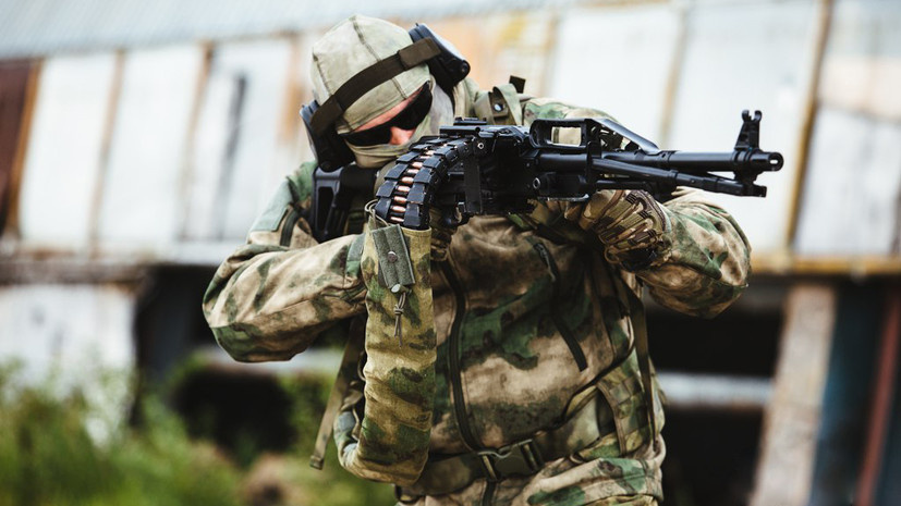     Военнослужащий ВС РФ с системой «Скорпион»  Компания «Фронт — тактические системы»