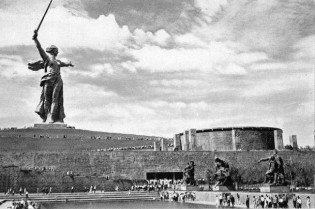    Мамаев курган.