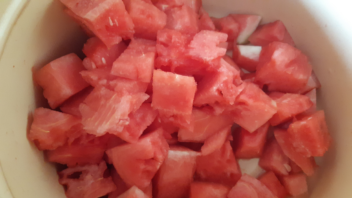 Нарезали и очистили.