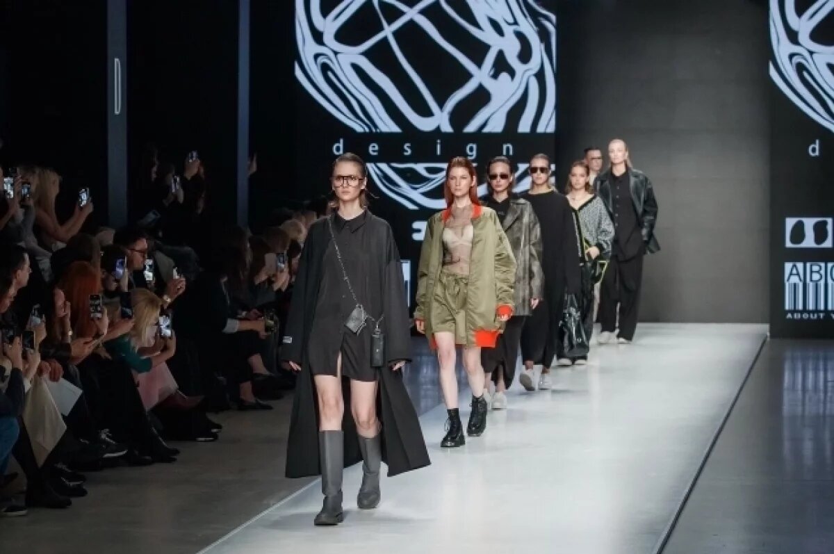    «Умная» одежда работает капсульно, а не перегружает полки в шкафах.