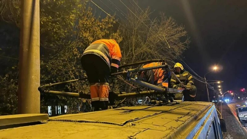     Трамвай после пожара МЧС Алтайского края