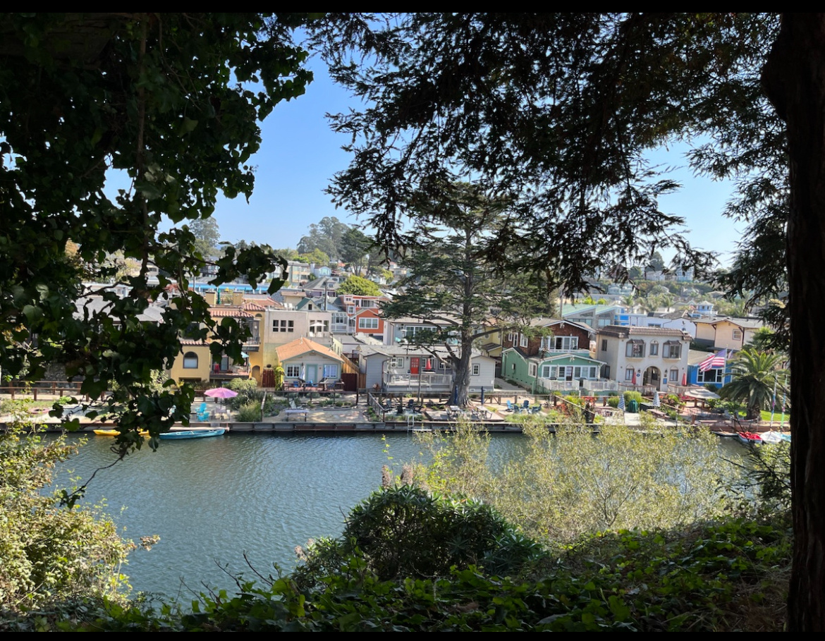 Капитола у моря.