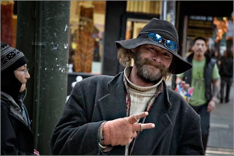 Человек этот - крутой бомж, отличается от многих себе подобных. Фото из интернета 