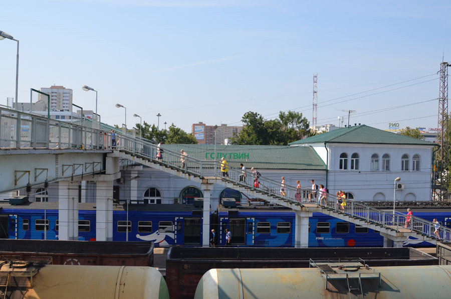 Переход на другую платформу на станции Голутвин.   Иллюстрация из открытых источников Яндекса.