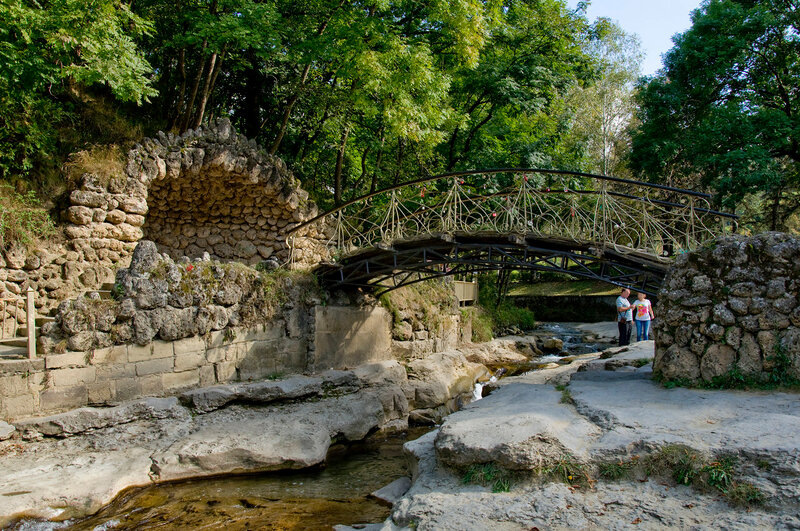 На фото: мост "Дамский каприз". г. Кисловодск