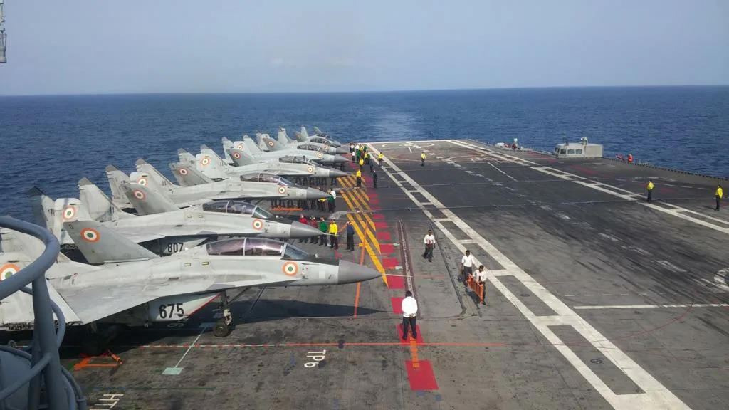 МиГ-29К и МиГ-29КУБ на борту авианосца «Викрамадитья» (бывший «Адмирал Горшков»)