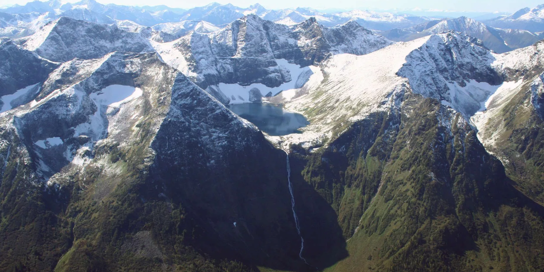 9 красивейших и нетронутых уголков России, добраться до которых целое испытание