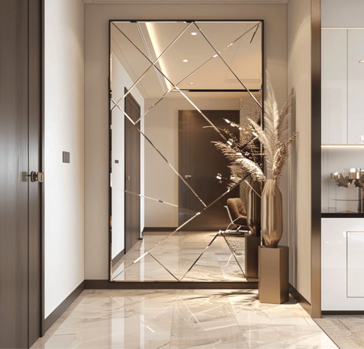 Зеркало напротив двери