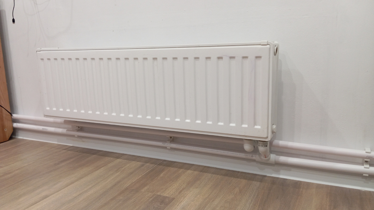 Стальные радиаторы и полипропиленовые трубы.