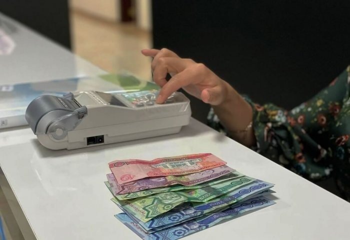 Банкноты туркменского маната в обращении