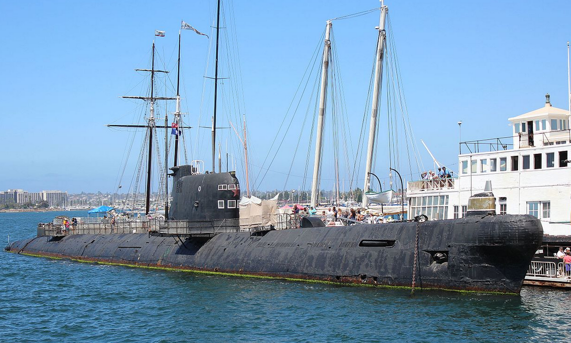 Б-39 в Сан-Диего, уже уставшая