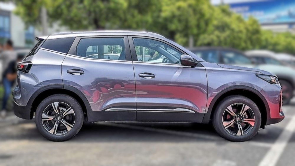 В РФ стартовали продажи дешёвого кроссовера Chery. Источник иллюстрации - auto.ru