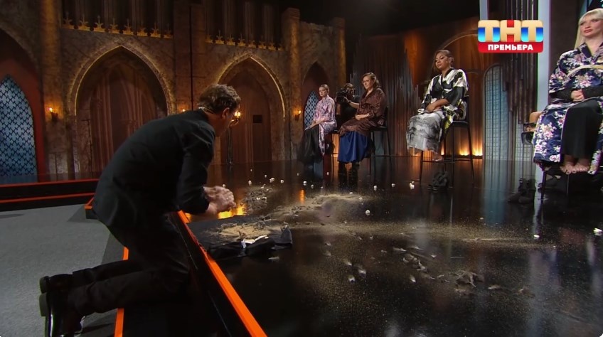 Кадр из шоу «Экстрасенсы. Реванш» 26.10.2024   