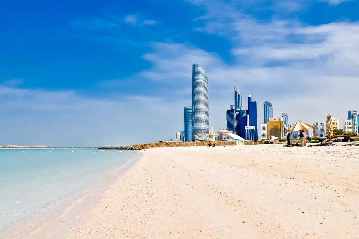 https://www.etihad.com/content/dam/eag/etihadairways/etihadcom/Global/destinations/etihad-flights/uae/abu-dhabi/hotels/royal-rose/6-royal-rose-beach.jpg