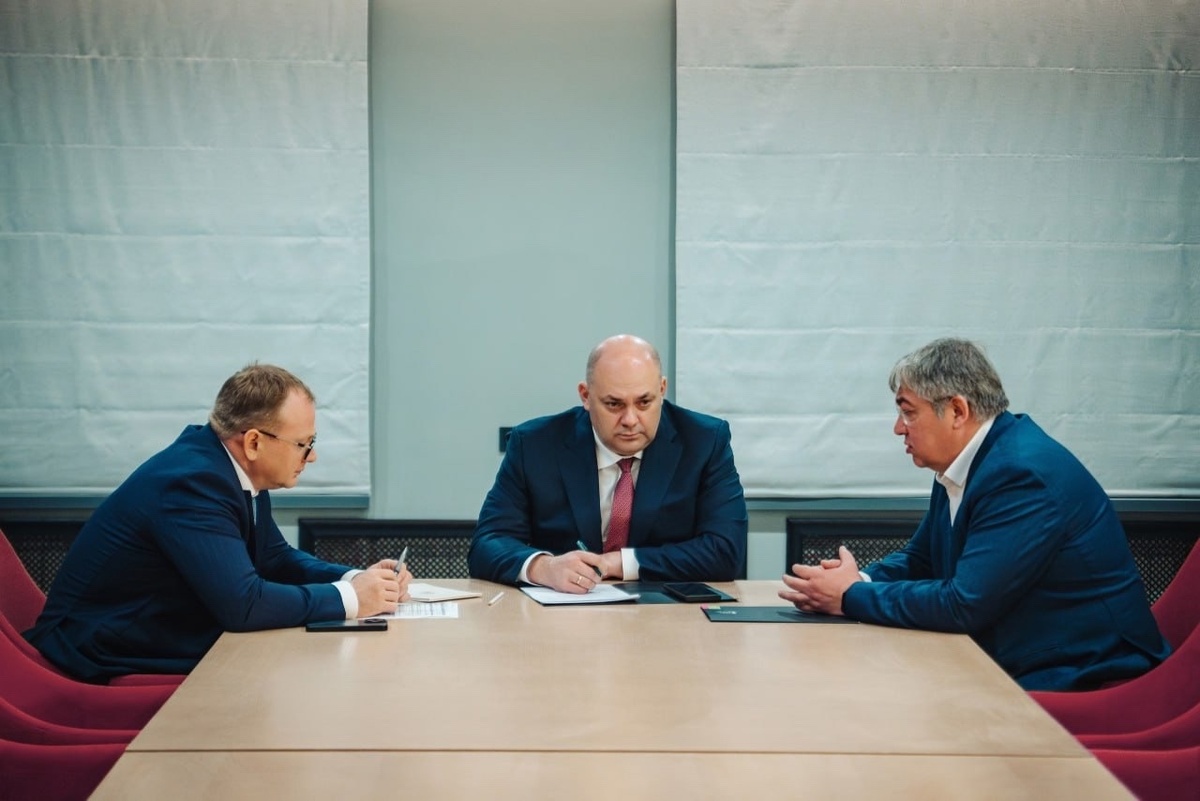    Губернатор Курской области провел рабочую встречу с Антоном Захаровым и Александром Михайловым