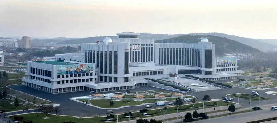  Дворец пионеров в КНДР