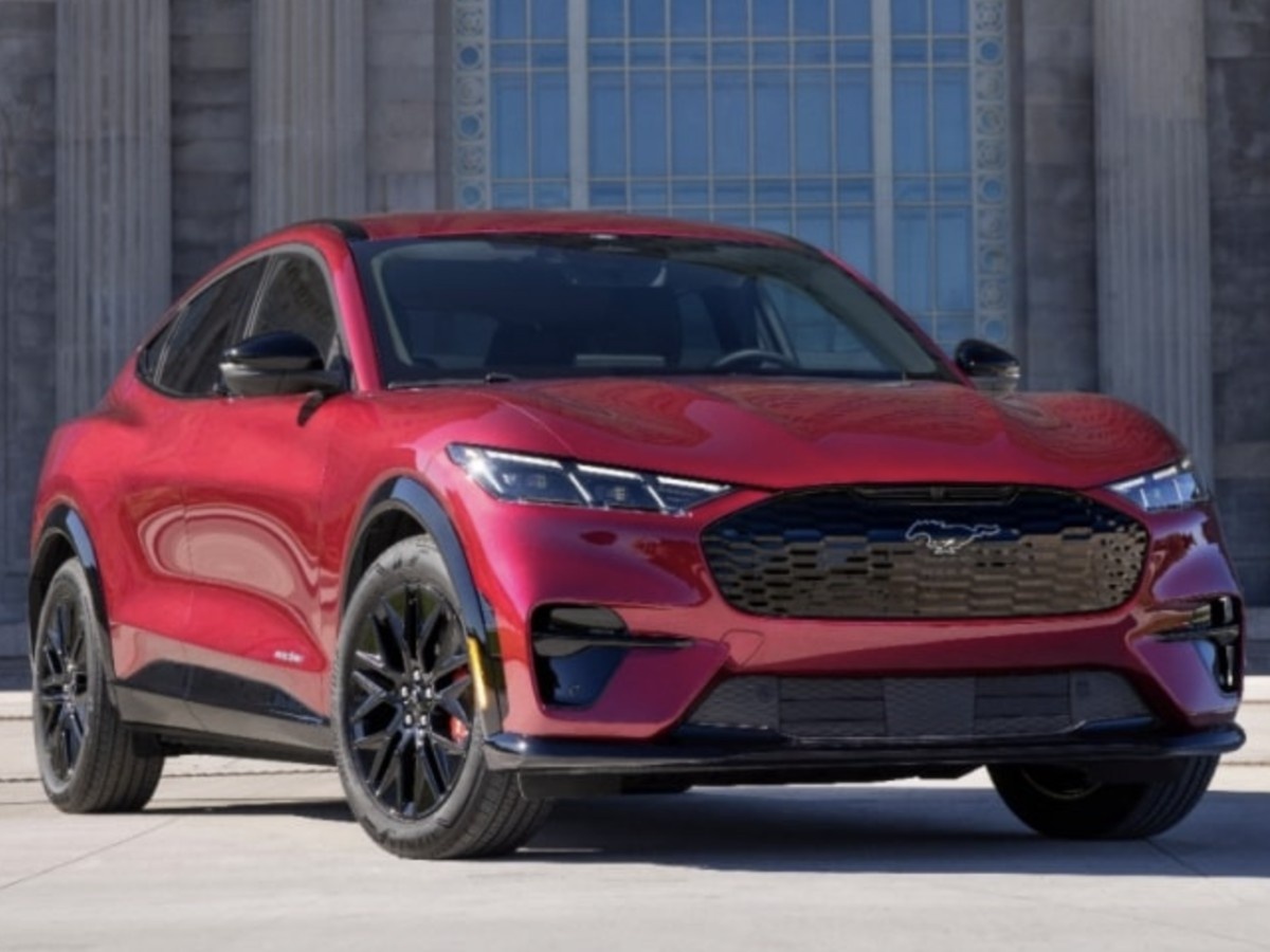    Ford выпустила обновлённый электрический Mustang Mach-E 2025 [ФОТО]