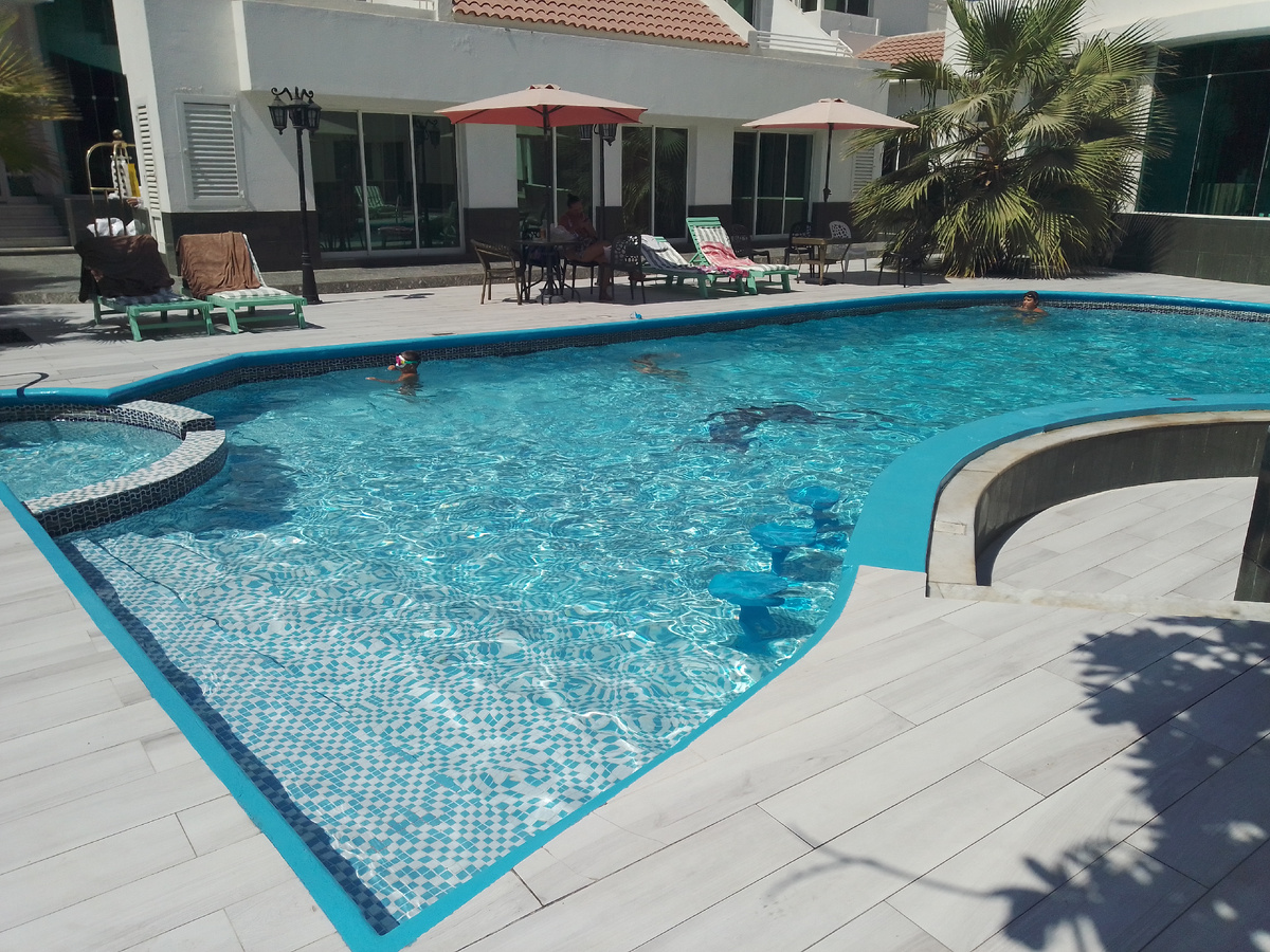 Кусочек корпуса с пальмой и лягушатничком