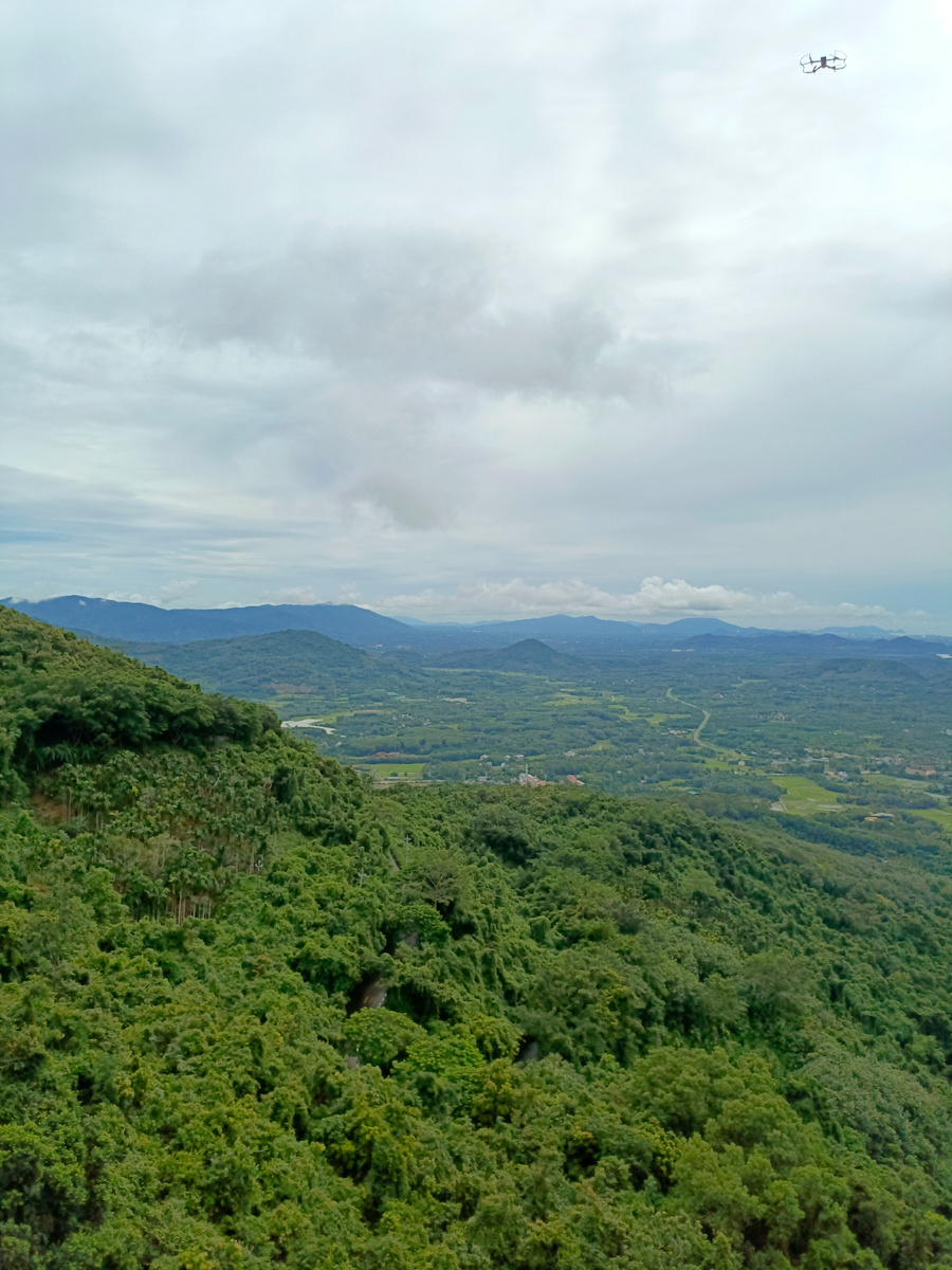Вид со стеклянного моста.