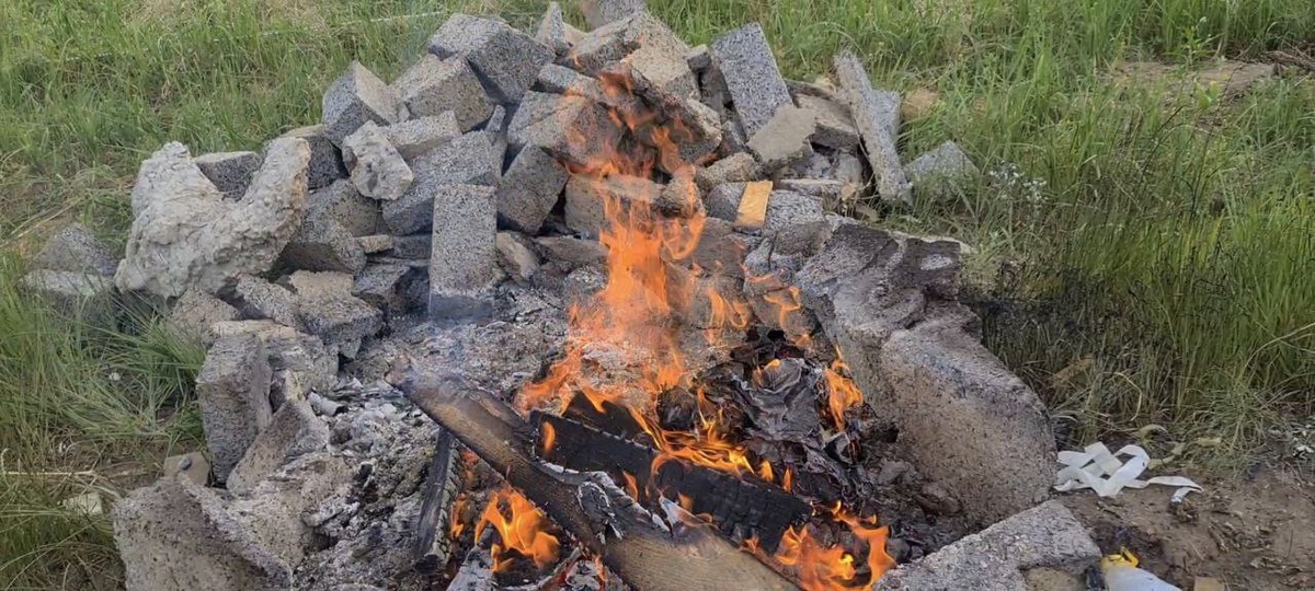 Сама лично проверяла-Арболит не  горит! Фото автора.