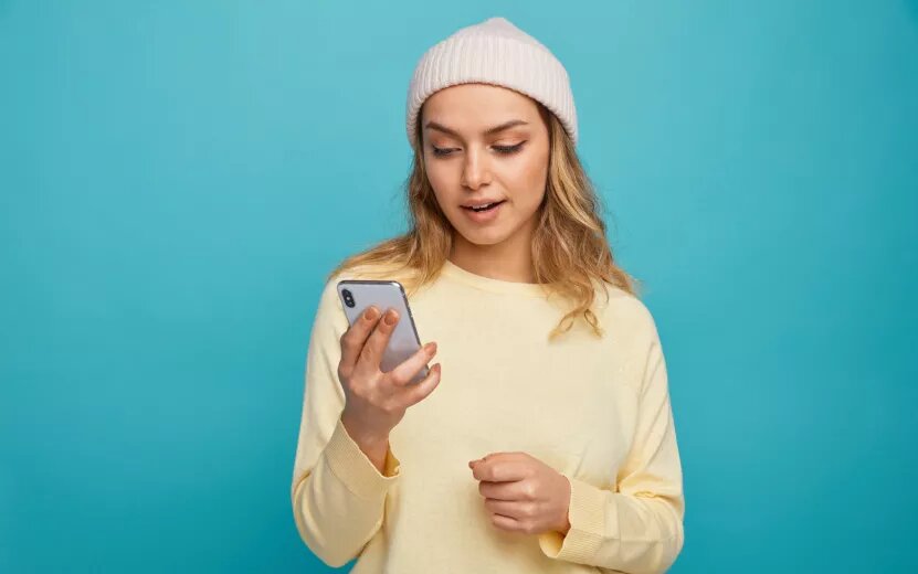    «Выкладывать откровенные фото или нет – выбор каждого»: как в православии относятся к социальным сетям