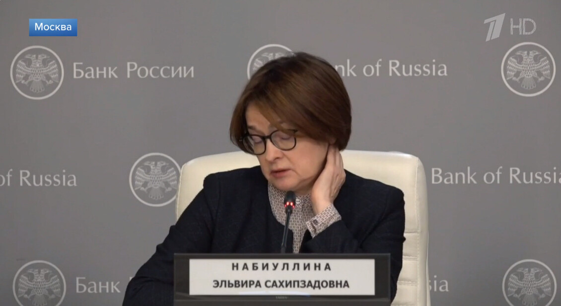 Даже у Эльвиры Сахипзановны затылок зачесался