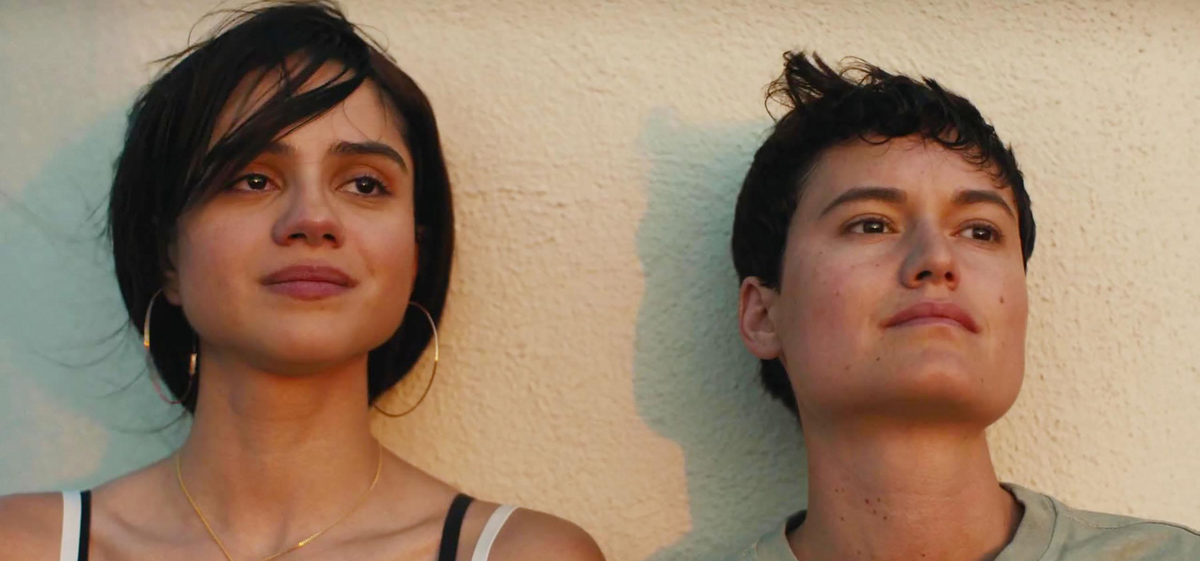 Кадр из фильма «Летом»