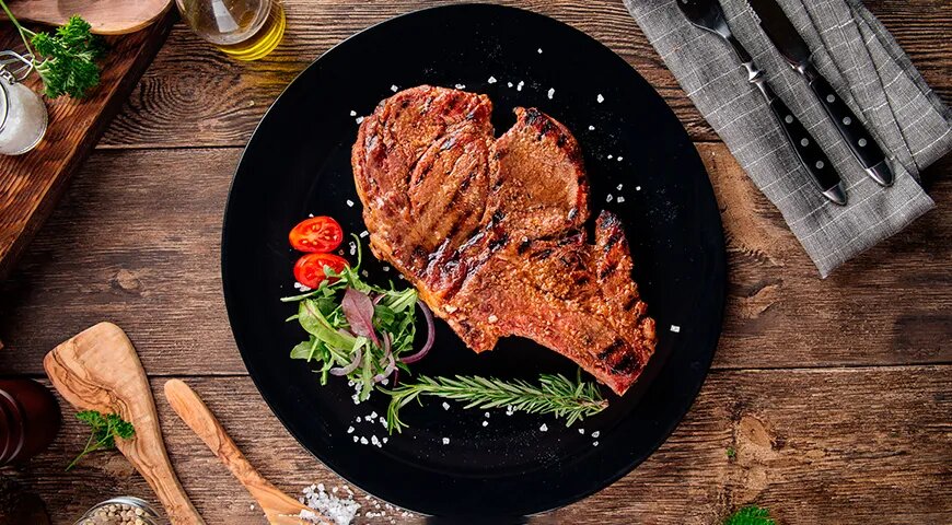   Ковбой-стейк (cawboy steak) (Shutterstock/FOTODOM)
