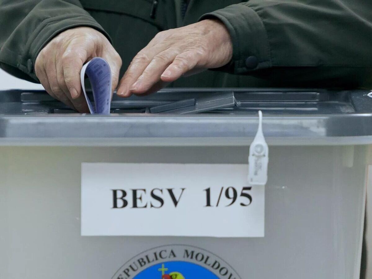    Выборы президента и референдум о евроитеграции в Молдавии© РИА Новости / Дмитрий Осматеско