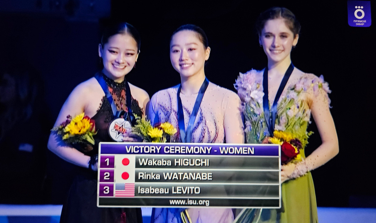 На фото слева направо: Ринка Ватанабе, Вакаба Хигучи, Изабо Левито.