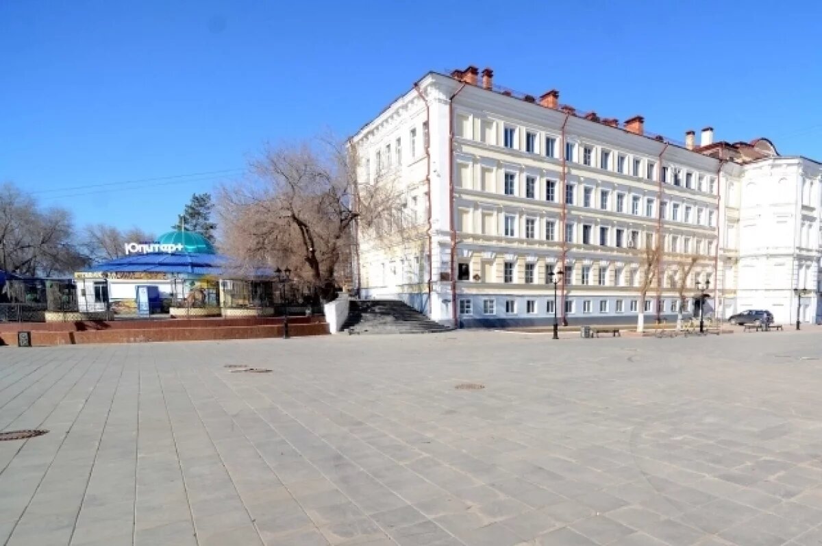    На ул. Советской Оренбурга снесут два кафе и осветят памятник Чкалову