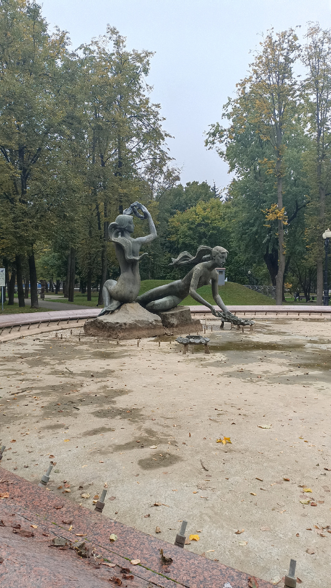 фонтан "Венок" в парке"