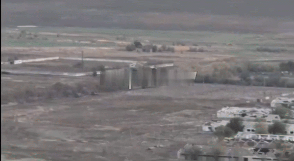    Объективный контроль прорыва наших сил от Золотой Нивы в Шахтёрское. Видео: телеграм-канал Military Analytics