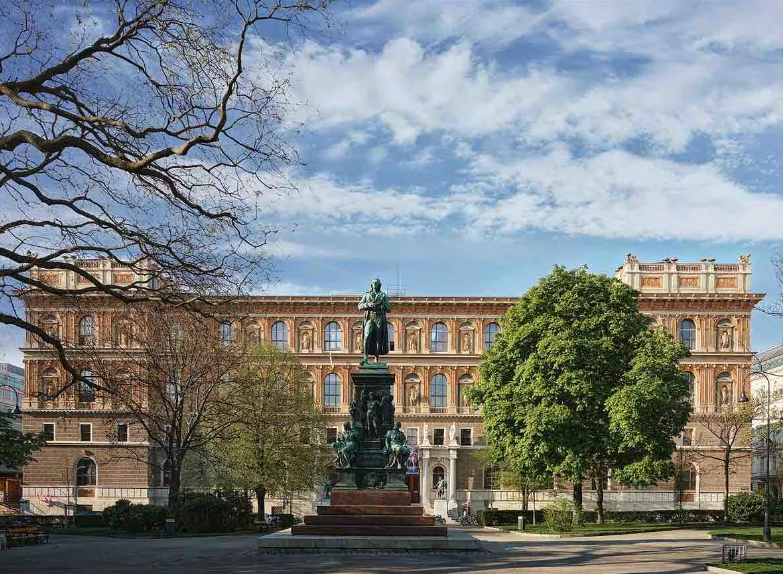 Венский университет прикладного искусства (нем. Universität für angewandte Kunst Wien) — учреждение высшего образования в Вене, художественная академия. 