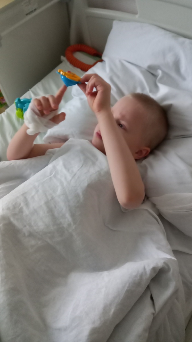 Отвлекся на игрушки