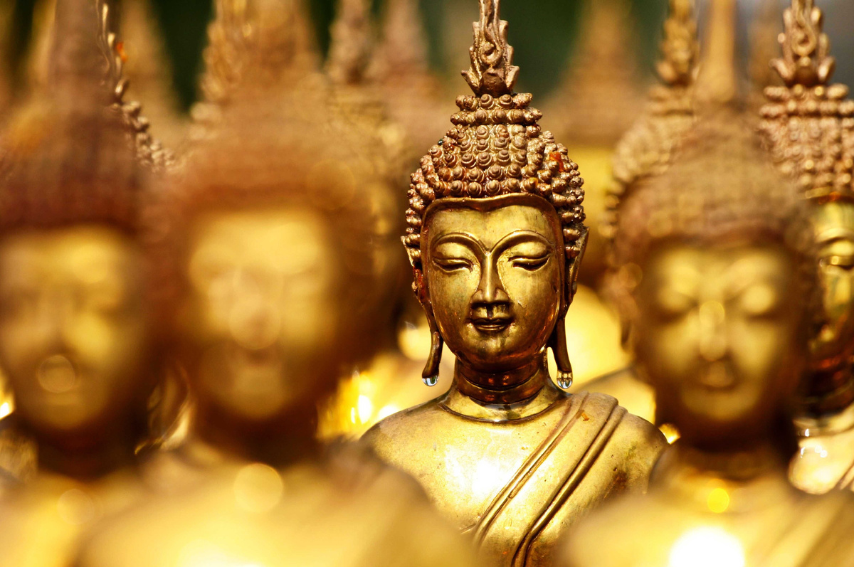 Статуя Будды не дала себя в обиду и "отомстила" за погром в монастыре. (Фото: i.pinimg.com).