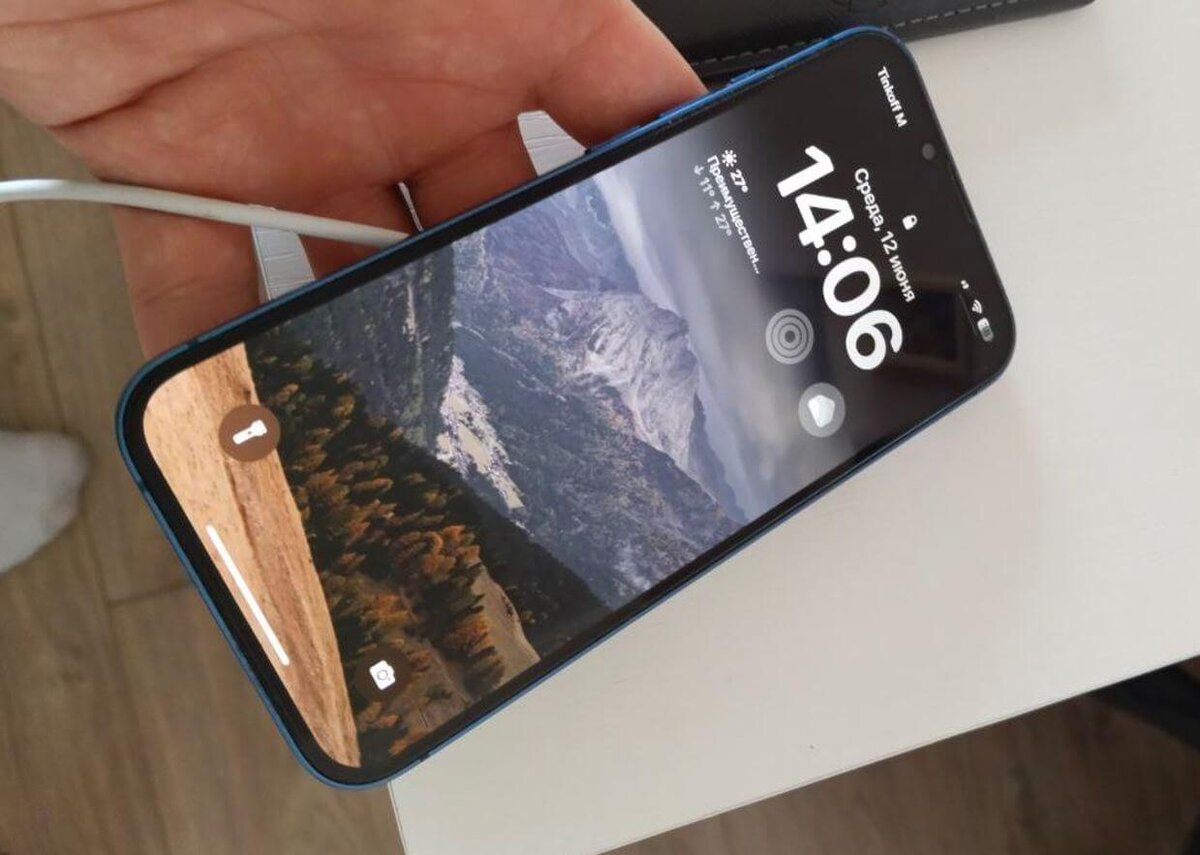    Сначала я установил бета-версию iOS 18 на iPhone 13 и не пожалел