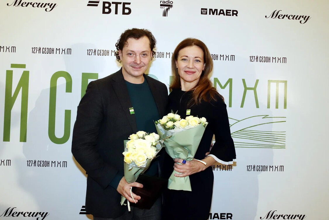 Заслуженные артисты России Павел Ващилин и Юлия Чебакова, получившие «Чайку» за 25 лет работы в театре