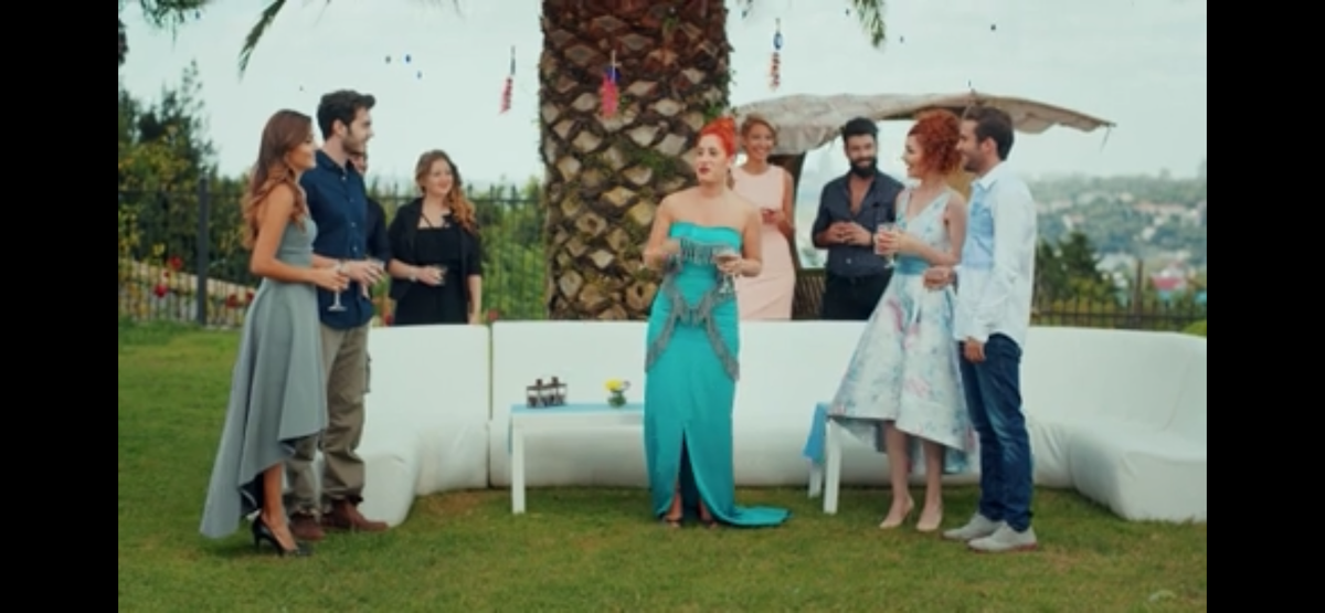 Стоп кадр из сериала «Любовь не понимает слов»