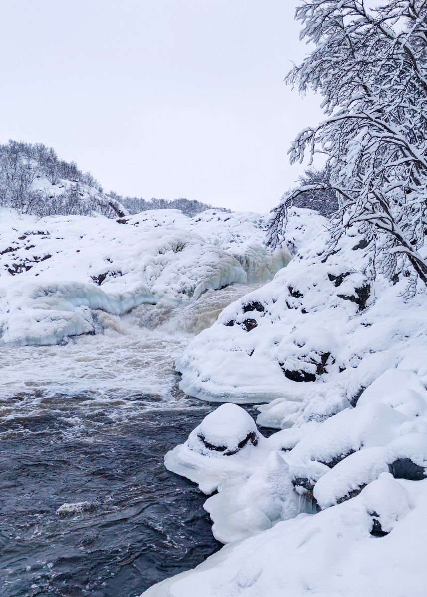 Водопад на реке Титовка