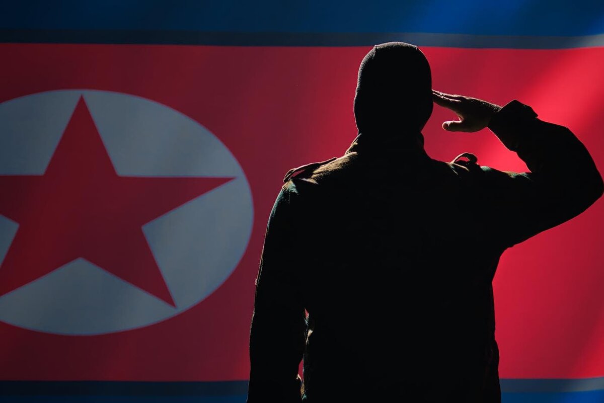    Обвинения в сторону Пхеньяна – это "грязные манёвры" США. DC Studio/Shutterstock.