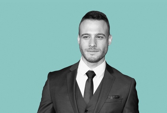    Керем Бюрсин