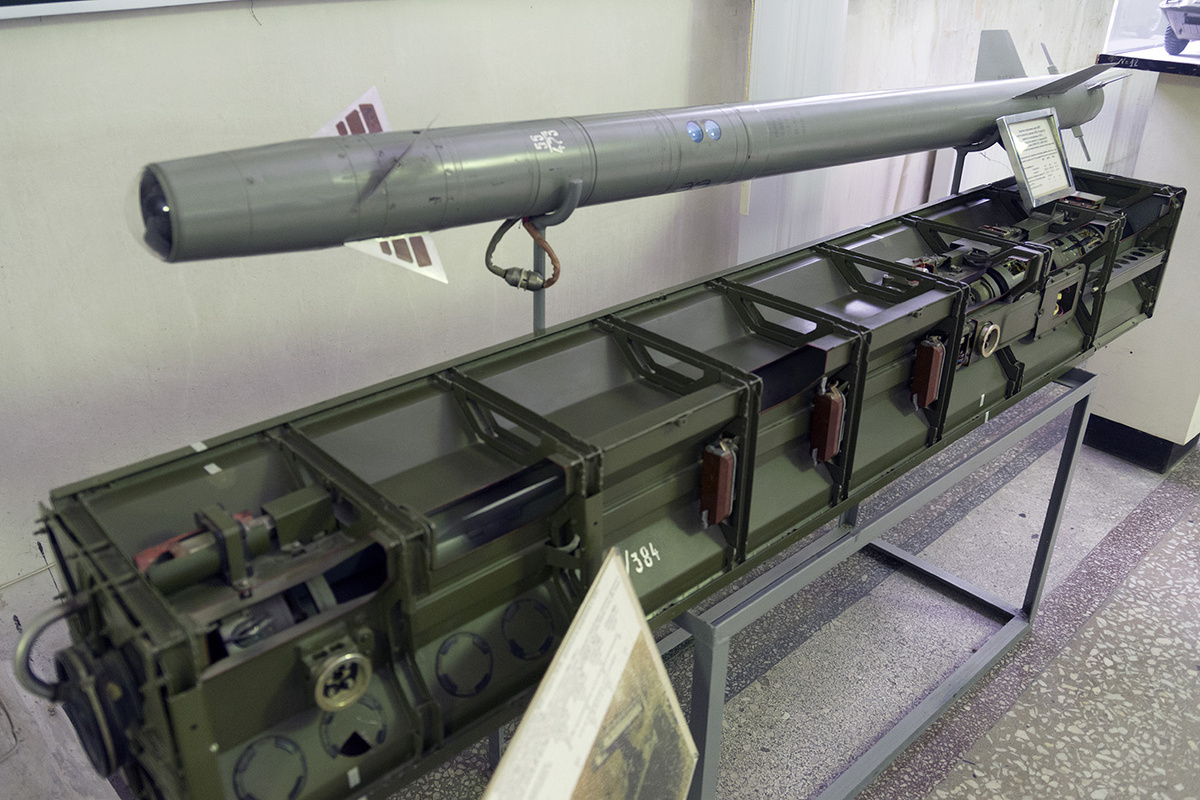 А вот так выглядит настоящая ЗУР для ЗРК «Стрела-10»