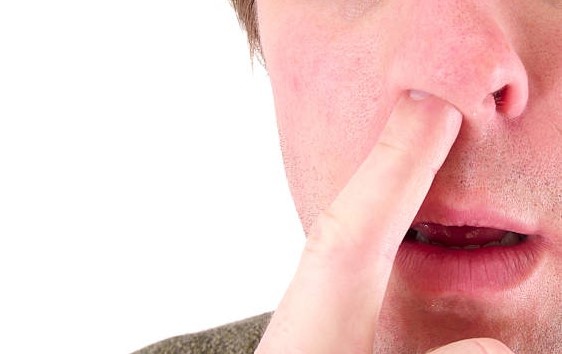 к чему чешется нос