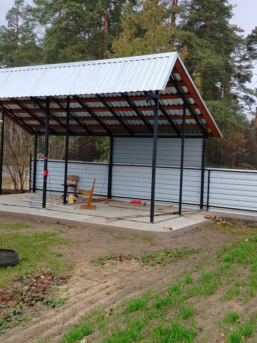 Стройка движется потихоньку