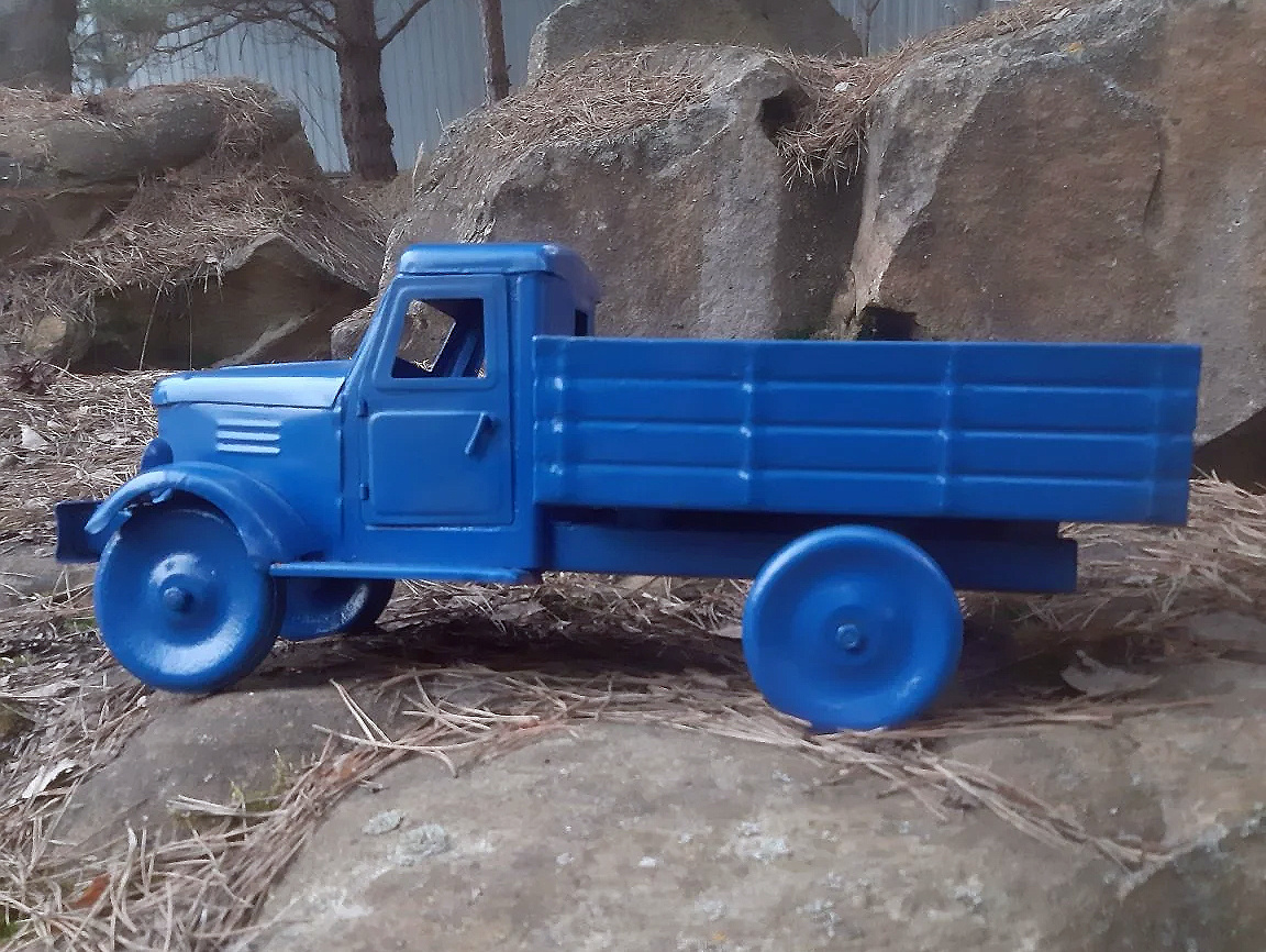 Грузовик, производитель - Липецкий тракторный завод. Фото из открытых источников, листаем галерею ->>