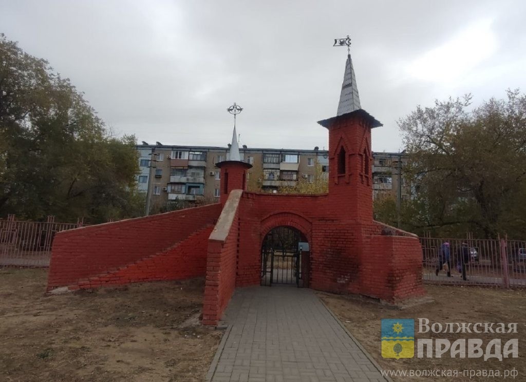 Русско-американская школа📷    В Русско-американской школе Волжского открылся новый современный спортзал
